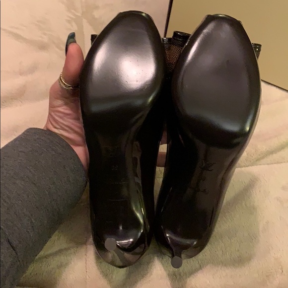 Louis Vuitton Damier Valentine Heels - Picture 7 of 8